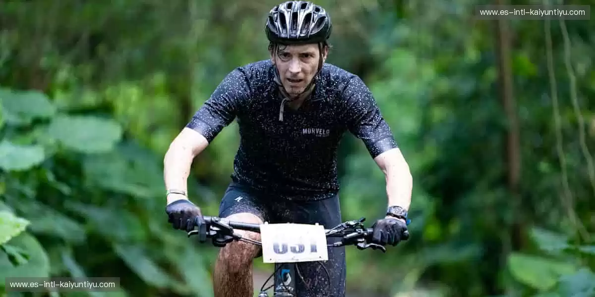 🎧互动弹幕,和千万球迷一起嗨翻全场!